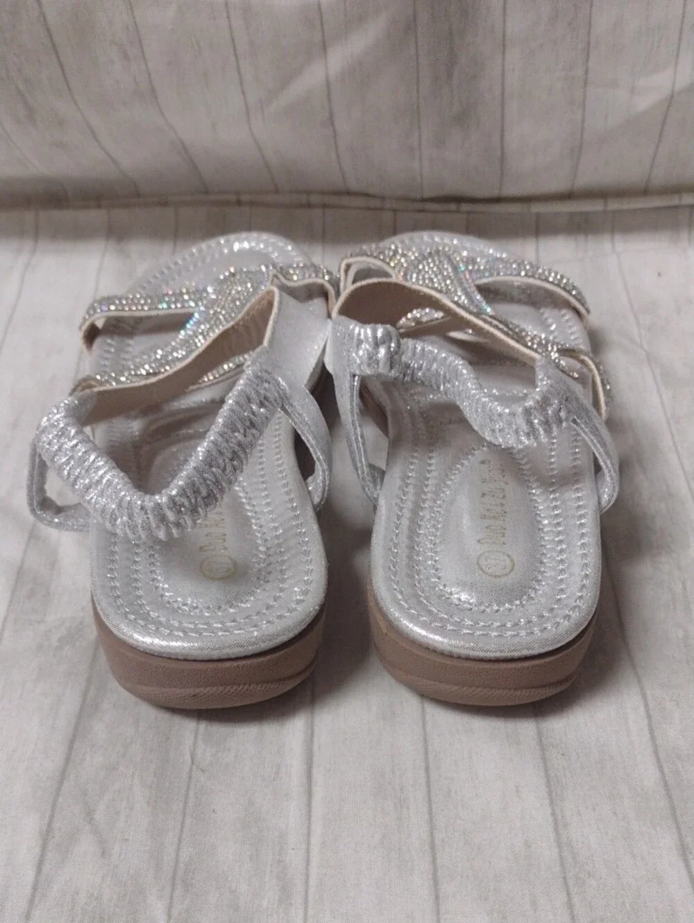 Duo Mei Zu Yuan Silver Rhinestone Elastic Back Sandals (J1314)